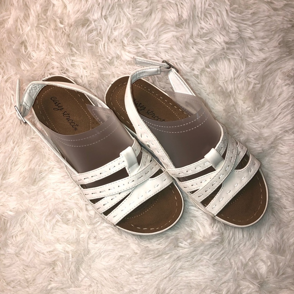 Easy Street White Women's Sandals size 6.5 NWOT - Picture 2 of 9